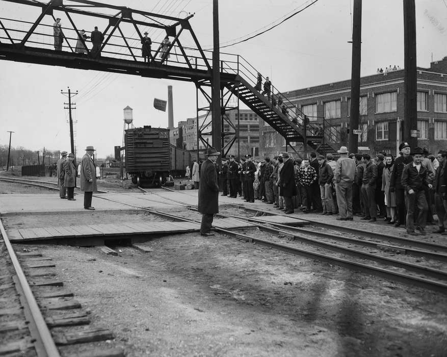 train, Iowa, crowd, water tower, Lemberger, LeAnn, train track, Ottumwa, IA, Civic Engagement, history of Iowa, strike, Iowa History, Labor and Occupations