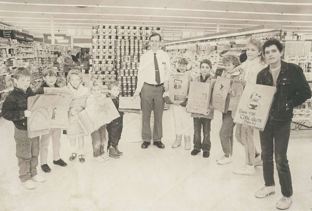 Businesses and Factories, Portraits - Group, art, drawing, grocery store, Plainfield, IA, Schools and Education, Iowa, Waverly Public Library, Iowa History, children, Children, history of Iowa