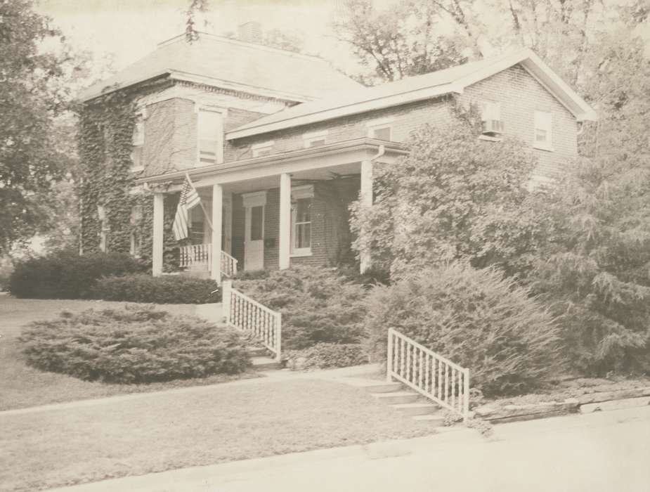 history of Iowa, Iowa History, Iowa, Homes, Waverly Public Library, american flag, Waverly, IA