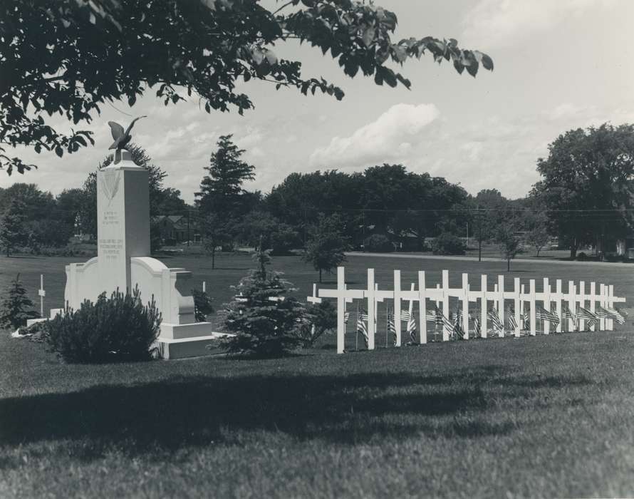 crosses, Military and Veterans, Cemeteries and Funerals, Landscapes, history of Iowa, Waverly Public Library, Waverly, IA, Iowa, american flag, memorial, Iowa History, correct date needed