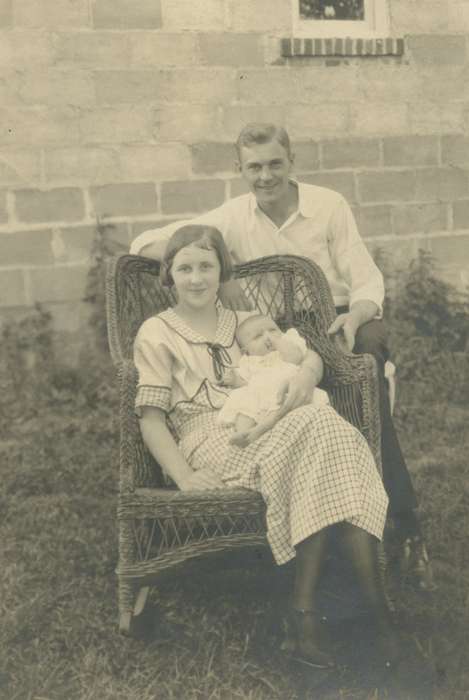 history of Iowa, Iowa History, Families, Bull, Ardith, Dysart, IA, Iowa, Children, baby