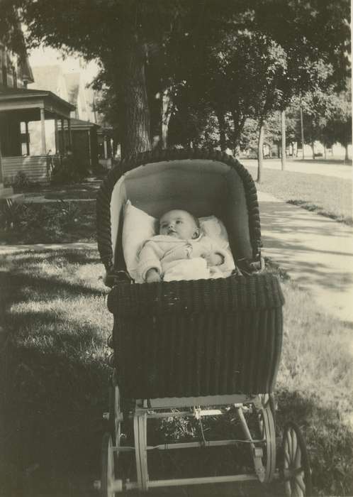 baby, Neymeyer, Robert, history of Iowa, Parkersburg, IA, baby carriage, Iowa, Cities and Towns, Children, Iowa History