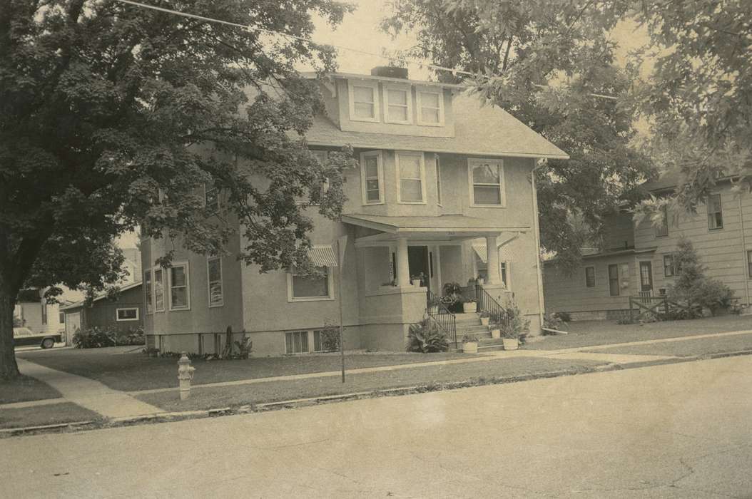 Waverly Public Library, history of Iowa, Iowa History, plant, window, flower pot, sidewalk, Waverly, IA, Iowa, Cities and Towns, Homes, fire hydrant, tree, roof, home