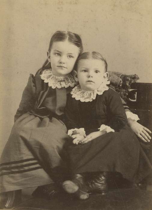 Portraits - Group, history of Iowa, Iowa History, IA, siblings, Iowa, King, Tom and Kay, Children