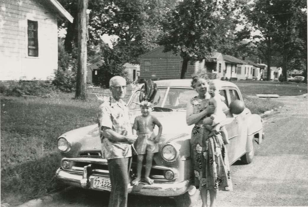 license plate, redface, history of Iowa, Iowa History, Families, Motorized Vehicles, car, Iowa, Roquet, Ione, Children, Des Moines, IA