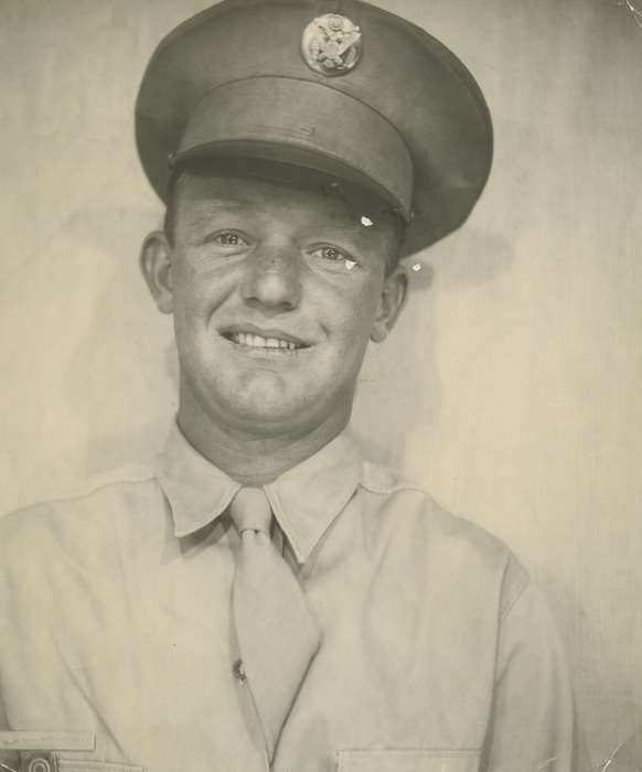 Military and Veterans, wwii, history of Iowa, uniform, Iowa History, army, Johnson-Hingstrum, Kris, Iowa, USA, Portraits - Individual