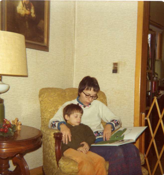 Portraits - Group, history of Iowa, Iowa History, Families, mother, Olsson, Ann and Jons, Iowa, living room, boy, family, Waterloo, IA, Children