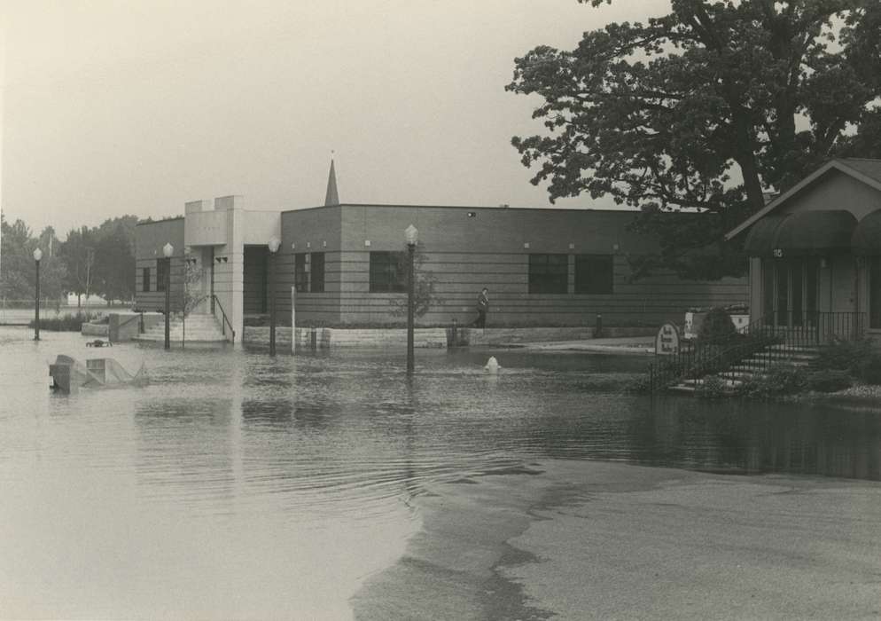 shrubs, Floods, history of Iowa, Iowa History, Motorized Vehicles, trees, Waverly, IA, Iowa, Cities and Towns, fire hydrant, Waverly Public Library