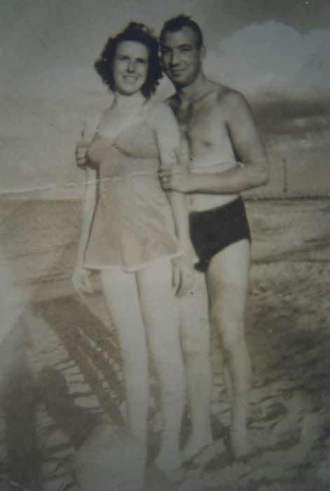 Portraits - Group, history of Iowa, Iowa History, Smith, Dan, beach, Iowa, bathing suit, Anamosa, IA, Leisure