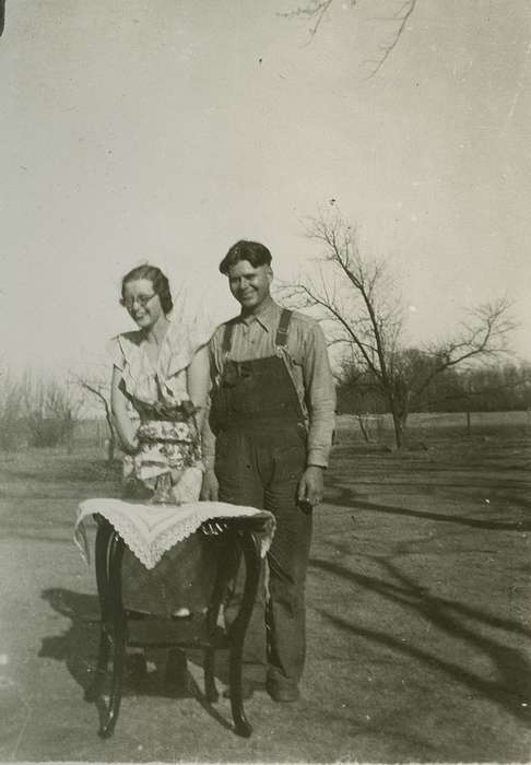 Portraits - Group, cake, IA, Iowa, table, Families, Hansen, Viola, tablecloth, Farms, history of Iowa, Iowa History, overalls