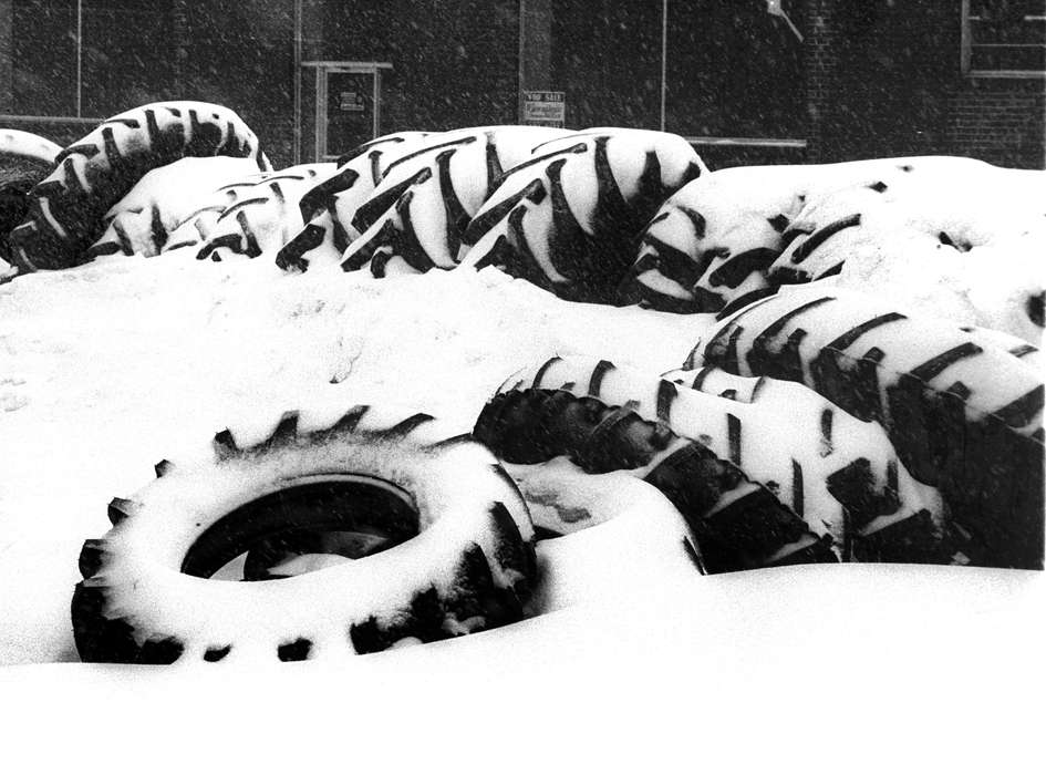 Ottumwa, IA, history of Iowa, Lemberger, LeAnn, snow, tire, Iowa, Iowa History, Winter