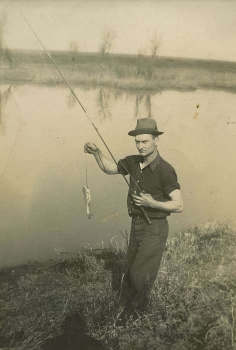 Elderkin, Don, Lakes, Rivers, and Streams, fishing, fish, Iowa History, Iowa, history of Iowa, Portraits - Individual, Animals, Outdoor Recreation, IA, hat