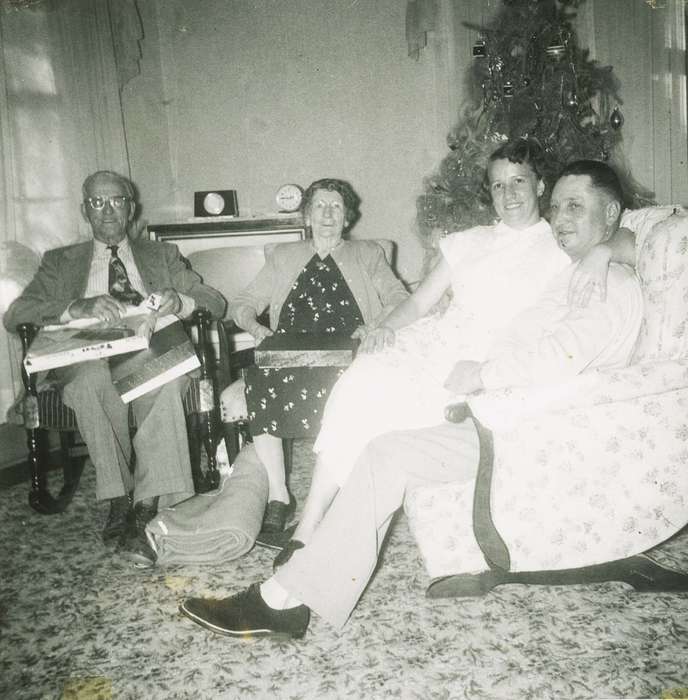 Portraits - Group, christmas, history of Iowa, Iowa History, Holidays, Iowa, Weber, Karen and Kenny, Homes, gifts,, Harper, IA