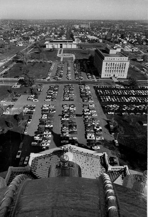 Main Streets & Town Squares, history of Iowa, capitol, Iowa History, Lemberger, LeAnn, Motorized Vehicles, parking lot, Aerial Shots, Iowa, Cities and Towns, roof, Des Moines, IA
