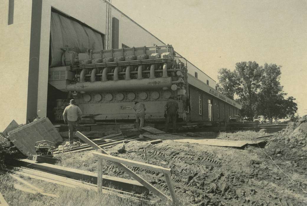 brick building, Labor and Occupations, Waverly Public Library, worker, Iowa, history of Iowa, Iowa History, Businesses and Factories, Waverly, IA