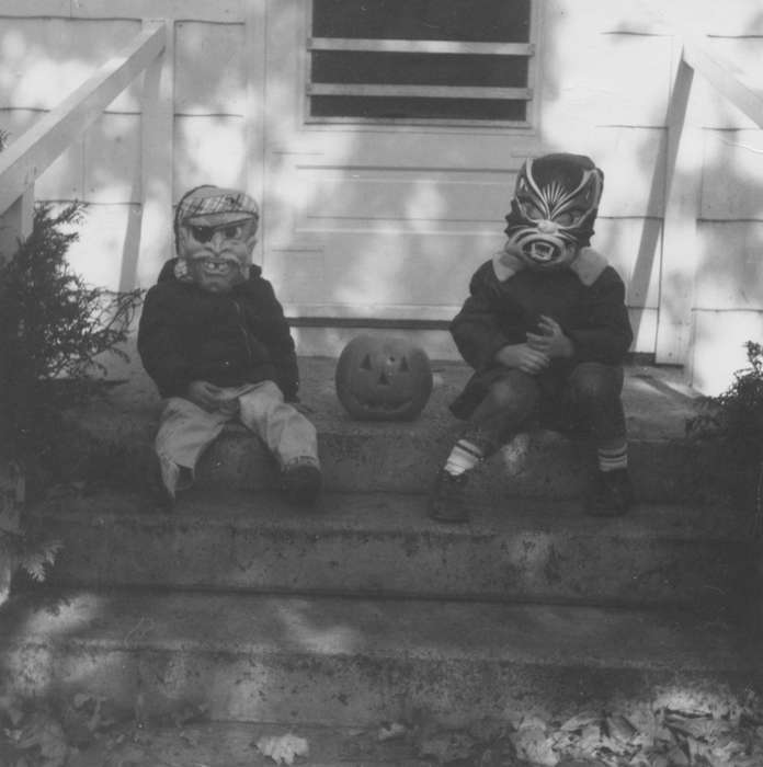 Portraits - Group, Iowa, mask, pumpkin, Children, jack-o-lantern, Gowrie, IA, halloween, history of Iowa, Holidays, Tjepkes, Judi and Kim, Iowa History