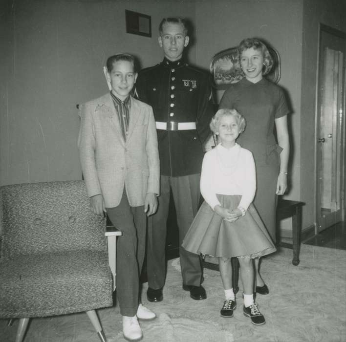 Portraits - Group, Sumner, IA, Gaede, Russell, Iowa History, Iowa, Families, living room, uniform, Homes, Children, history of Iowa