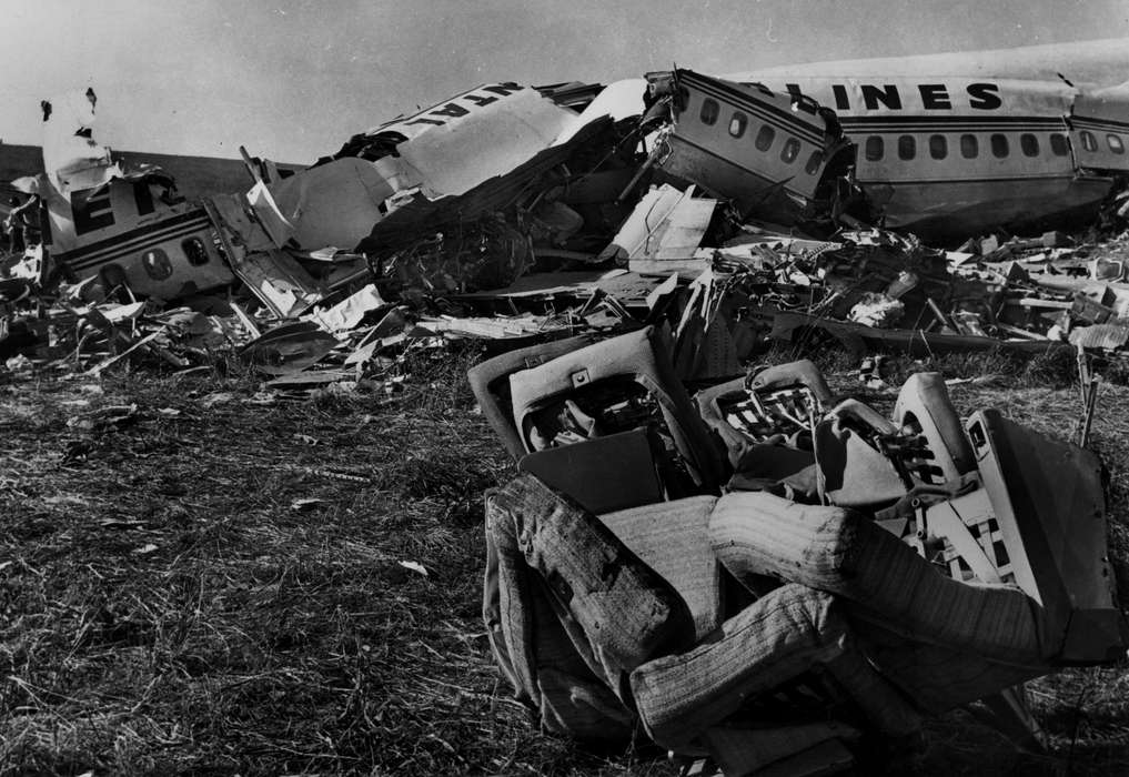 history of Iowa, plane, Iowa History, Wrecks, Motorized Vehicles, Unionville, MO, airplane, chair, crash, Iowa, Lemberger, LeAnn