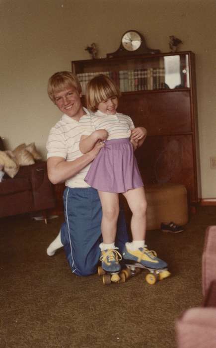 Portraits - Group, Homes, history of Iowa, Iowa History, Families, clock, Reinbeck, IA, Iowa, living room, roller skates, Children, East, Lindsey