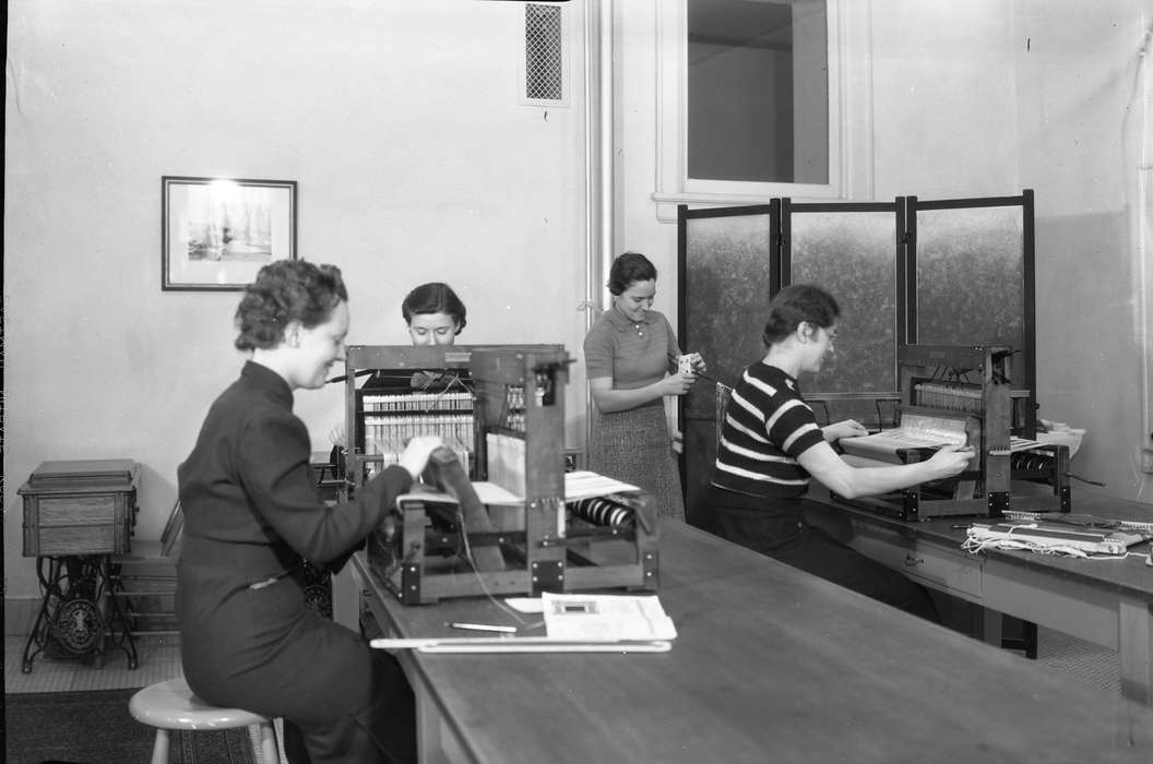 Cedar Falls, IA, history of Iowa, Iowa History, uni, iowa state teachers college, loom, classroom, UNI Special Collections & University Archives, Iowa, Schools and Education, university of northern iowa