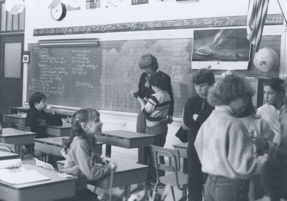 chalkboard, history of Iowa, price laboratory school, fashion, Iowa, university of northern iowa, uni, University of Northern Iowa Museum, desks, Iowa History, elementary school, hairstyle, Cedar Falls, IA, classroom