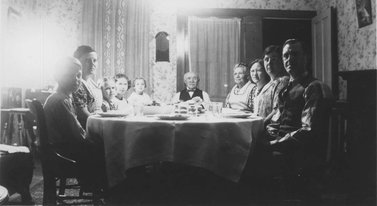 Portraits - Group, dining table, Iowa, Busse, Victor, Burlington, IA, family, history of Iowa, Iowa History