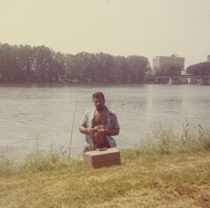 african american, People of Color, Iowa History, history of Iowa, Lakes, Rivers, and Streams, fish, fishing, river, Iowa, Outdoor Recreation, Waterloo, IA, McGowan, Linda, Portraits - Individual