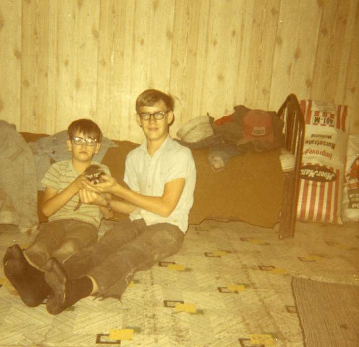 Portraits - Group, history of Iowa, Iowa History, Animals, brothers, Schrodt, Evelyn, Murray, IA, Iowa, Homes, Children, Leisure, raccoon
