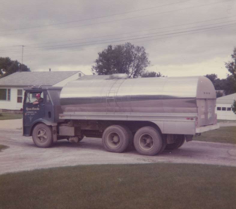 history of Iowa, Iowa History, Gaede, Russell, truck, Motorized Vehicles, tanker truck, Iowa, tanker, Sumner, IA, Labor and Occupations