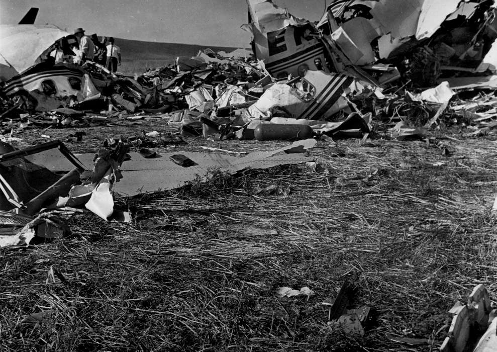 history of Iowa, plane, Iowa History, Wrecks, Motorized Vehicles, Unionville, MO, airplane, crash, Iowa, Lemberger, LeAnn