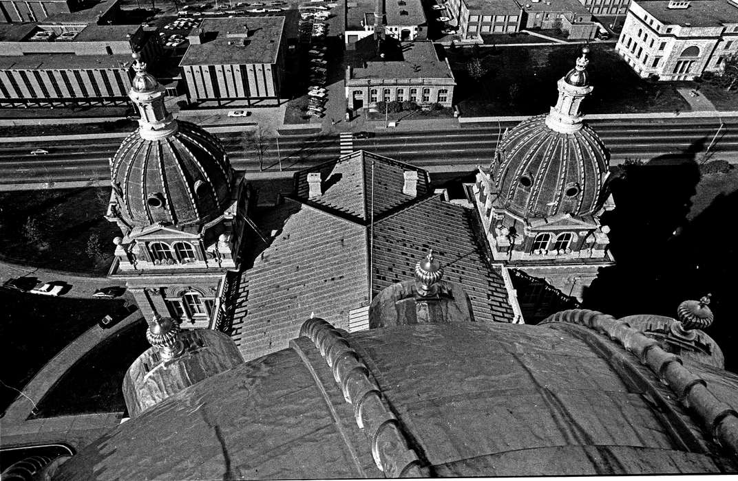 Main Streets & Town Squares, dome, history of Iowa, capitol, Iowa History, Lemberger, LeAnn, Businesses and Factories, Aerial Shots, Iowa, Cities and Towns, street, roof, Des Moines, IA