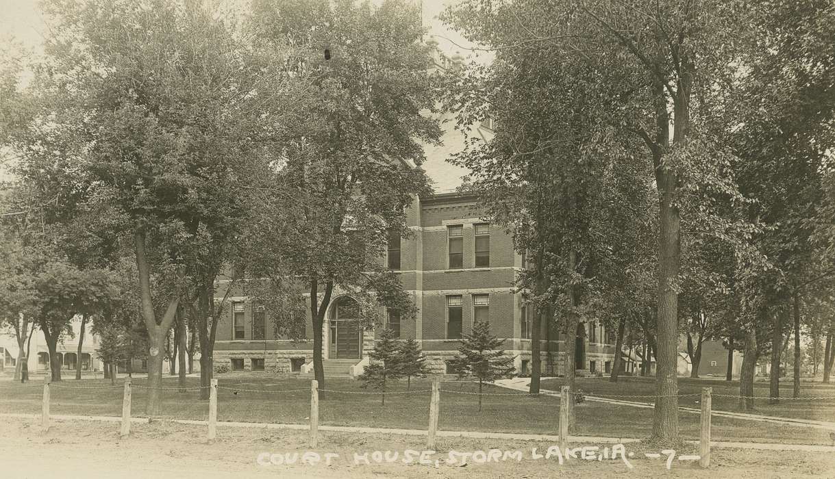 courthouse, history of Iowa, Cities and Towns, Iowa History, Iowa, Dean, Shirley, Storm Lake, IA