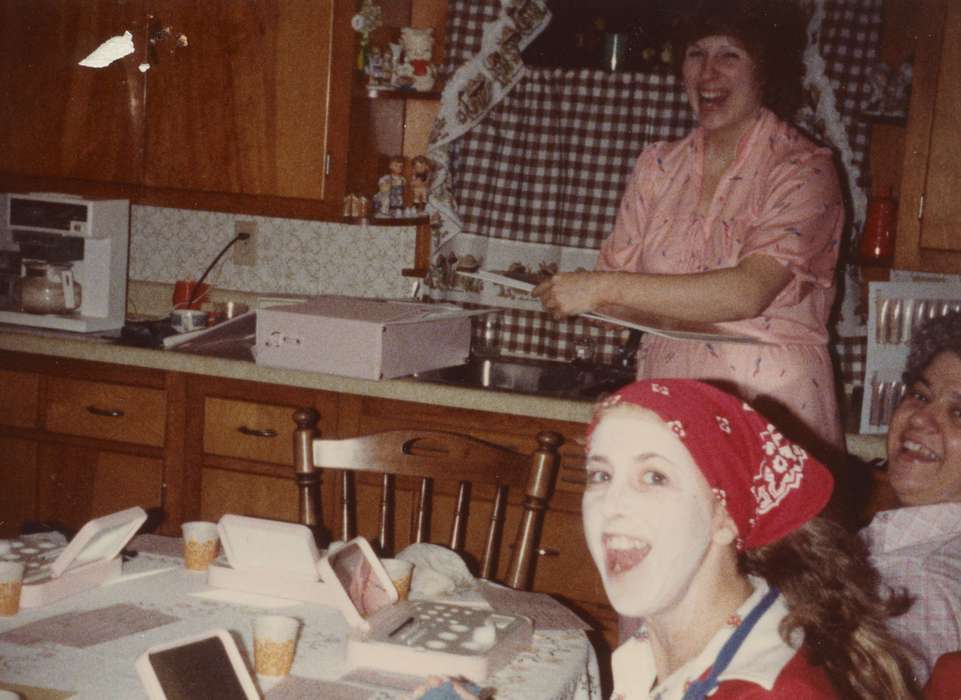 Portraits - Group, Dubuque, IA, history of Iowa, kitchen, Iowa History, bandana, smile, Businesses and Factories, makeup, Davis-Orwoll, Shirley, Iowa, Homes, Leisure