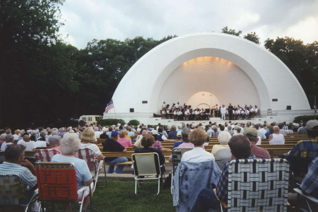 Stewart, Phyllis, park, lawn chairs, band shell, music, Iowa History, Entertainment, ampitheater, Iowa, history of Iowa, lawn chair, band, Fort Dodge, IA, concert, festival, crowd