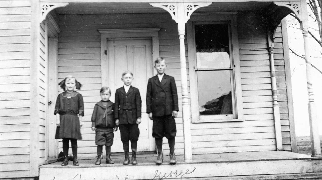 Portraits - Group, front porch, porch, IA, Hatcher, Darlene, Iowa, Families, Children, column, Homes, house, corbels, brackets, history of Iowa, Iowa History