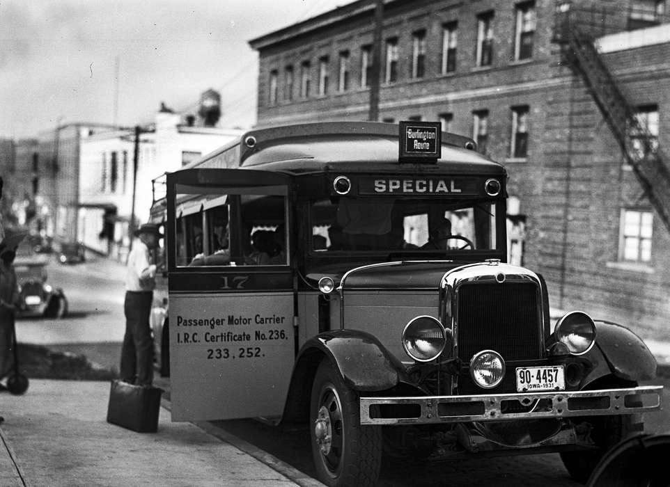 Main Streets & Town Squares, history of Iowa, Iowa History, Ottumwa, IA, Lemberger, LeAnn, Motorized Vehicles, Iowa, Cities and Towns, bus