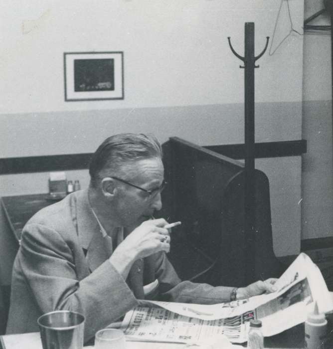 booth, Waverly Public Library, history of Iowa, Iowa History, newspaper, bar, Businesses and Factories, Waverly, IA, glasses, cafe, cigarette, Iowa, restaurant, Food and Meals, Leisure