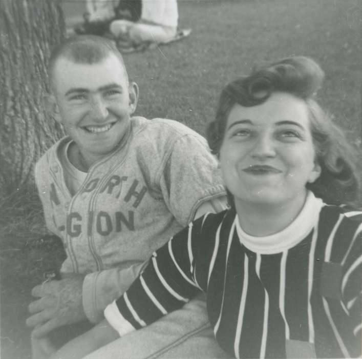 Portraits - Group, Iowa, laugh, Leisure, Epworth, IA, hairstyle, McDermott, Helen, history of Iowa, baseball, picnic, Iowa History