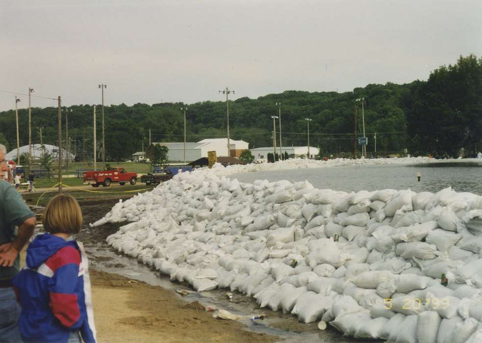 Iowa, dam, Lakes, Rivers, and Streams, Anamosa, IA, Hatcher, Cecilia, sandbag, history of Iowa, Floods, Iowa History, park