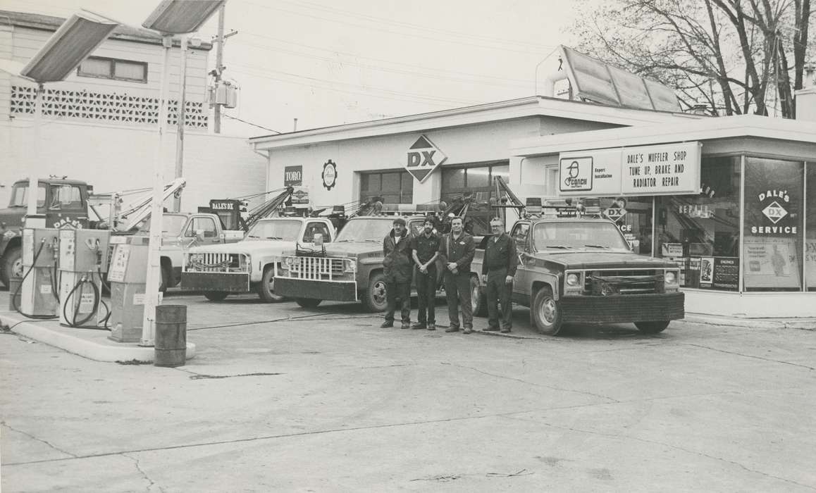 Portraits - Group, history of Iowa, Iowa History, trucks, Motorized Vehicles, Businesses and Factories, Waverly, IA, gas station, service station, Iowa, Cities and Towns, Waverly Public Library, Labor and Occupations