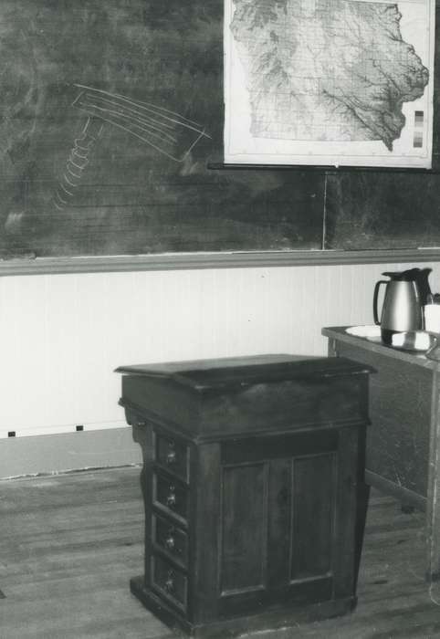 history of Iowa, one room schoolhouse, Iowa, university of northern iowa, uni, Iowa History, Schools and Education, Cities and Towns, University of Northern Iowa Museum, Cedar Falls, IA, classroom