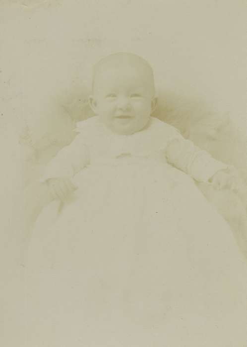 baby, Perry, IA, Iowa, Children, lace, Olsson, Ann and Jons, Portraits - Individual, history of Iowa, cabinet photo, Iowa History