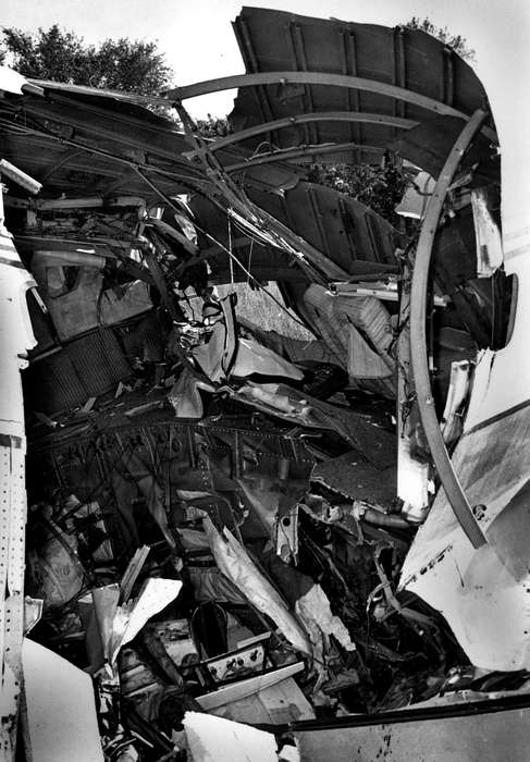 history of Iowa, plane, Iowa History, Wrecks, Motorized Vehicles, Unionville, MO, airplane, crash, Iowa, Lemberger, LeAnn