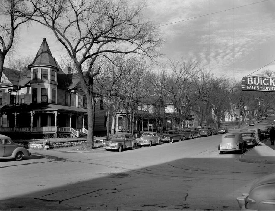 neighborhood, history of Iowa, Iowa History, Ottumwa, IA, Lemberger, LeAnn, Motorized Vehicles, car, house, Iowa, Cities and Towns, porch, sign, tree