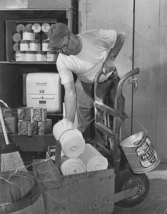 paint, pail, Cedar Rapids, IA, Iowa History, Iowa, history of Iowa, Tjemeland, Karen, Labor and Occupations