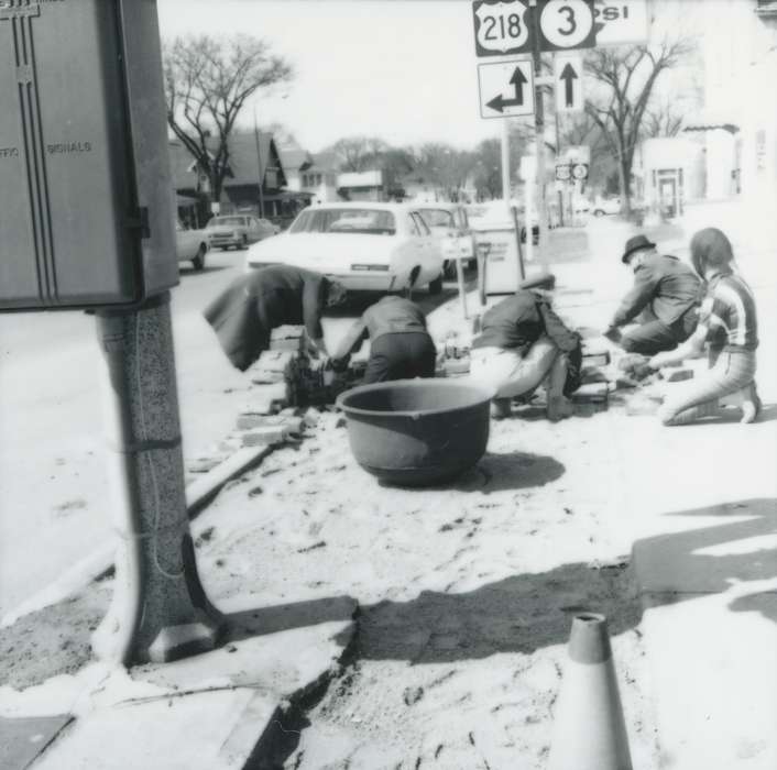 history of Iowa, Waverly Public Library, Main Streets & Town Squares, Iowa, main street, street, group, Iowa History, Cities and Towns, gardening