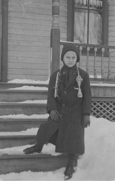 IA, history of Iowa, snow, King, Tom and Kay, Iowa, Portraits - Individual, Children, Iowa History, Winter