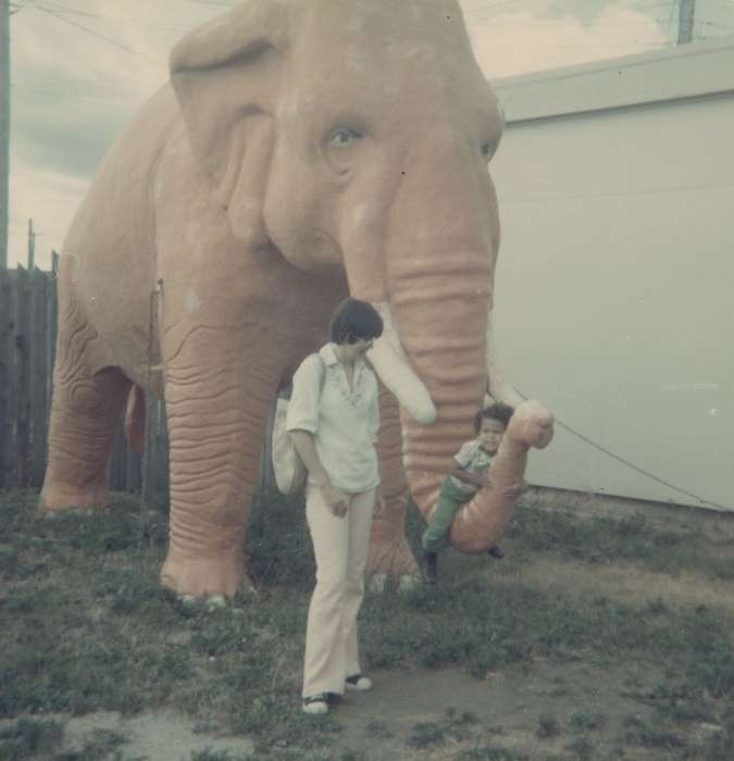 Manly, IA, Travel, african american, People of Color, Iowa History, history of Iowa, Iowa, Children, elephant, statue, McGowan, Linda
