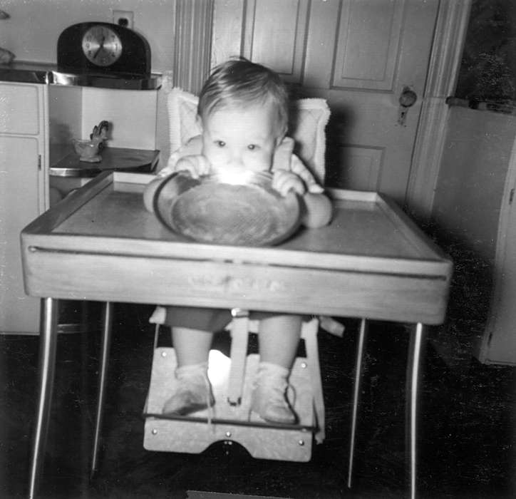 baby, Iowa, kitchen, clock, Webster City, IA, Curtis, Leonard, Children, Homes, Portraits - Individual, history of Iowa, Iowa History