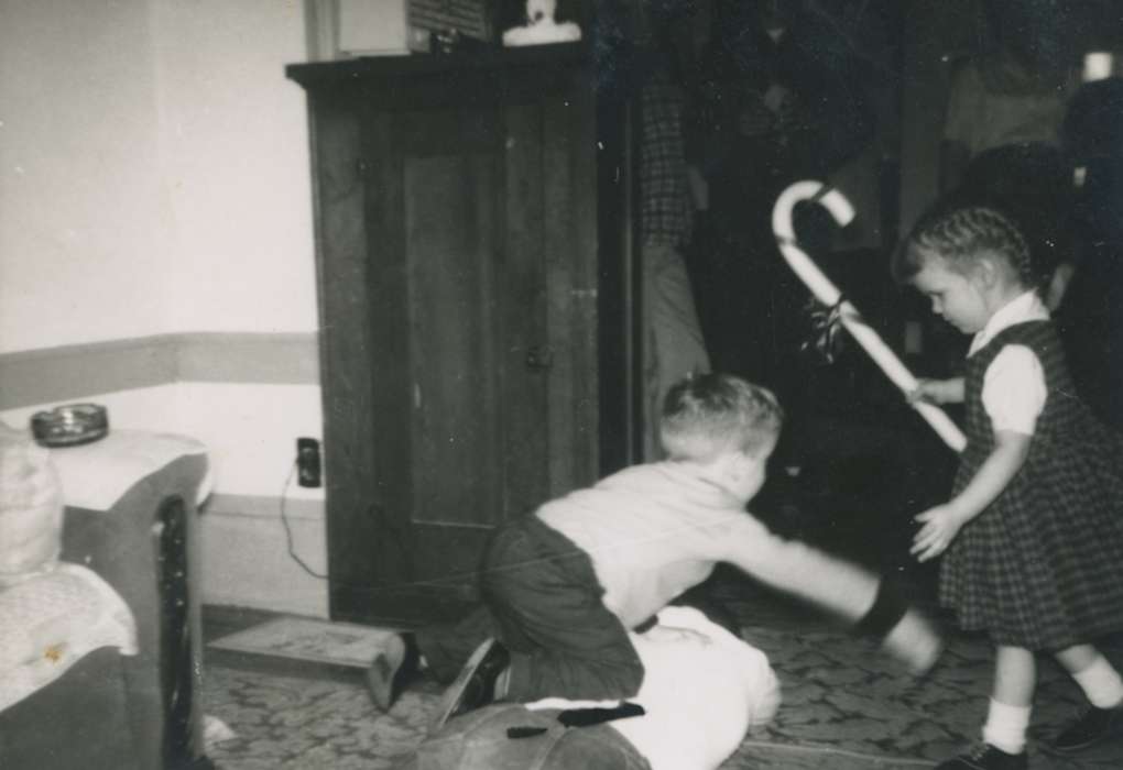 Homes, history of Iowa, Iowa History, Families, Holidays, siblings, Spilman, Jessie Cudworth, Iowa, USA, Children, candy cane